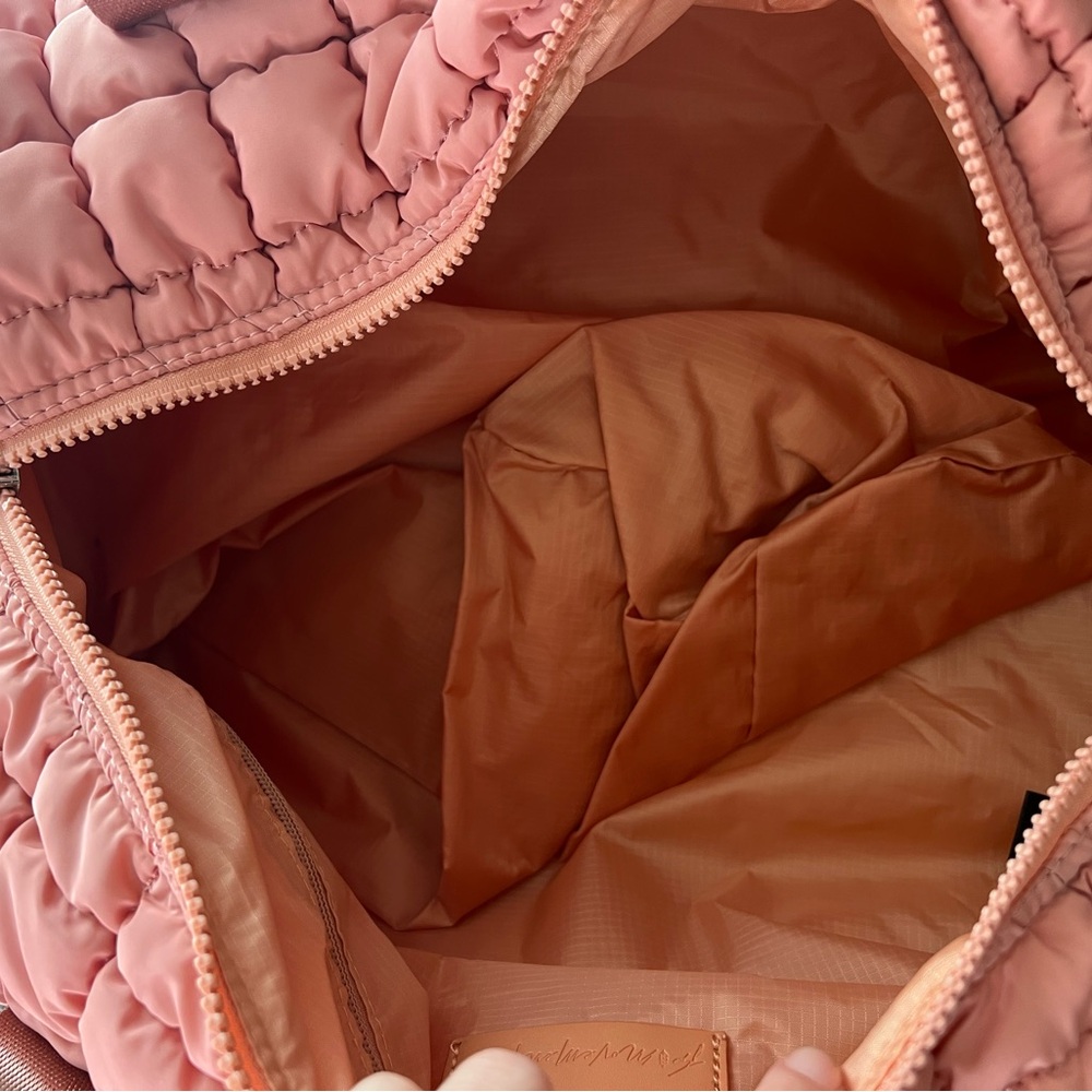 Never Used!! Coral Women’s Duffel Bag - Picture 4 of 8